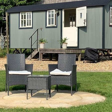 버킹엄 Weatherhead Farm Shepherds Hut 빌라 외부 사진