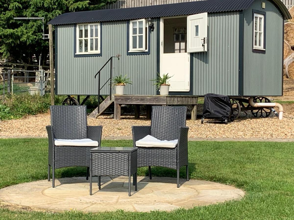 버킹엄 Weatherhead Farm Shepherds Hut 빌라 외부 사진