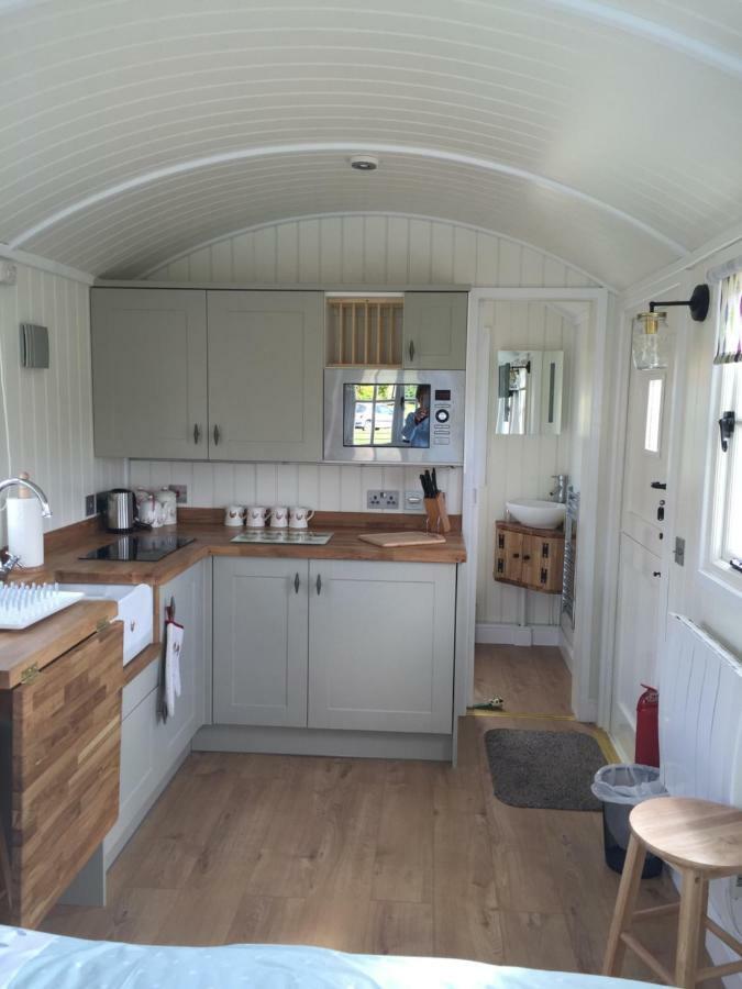 버킹엄 Weatherhead Farm Shepherds Hut 빌라 외부 사진