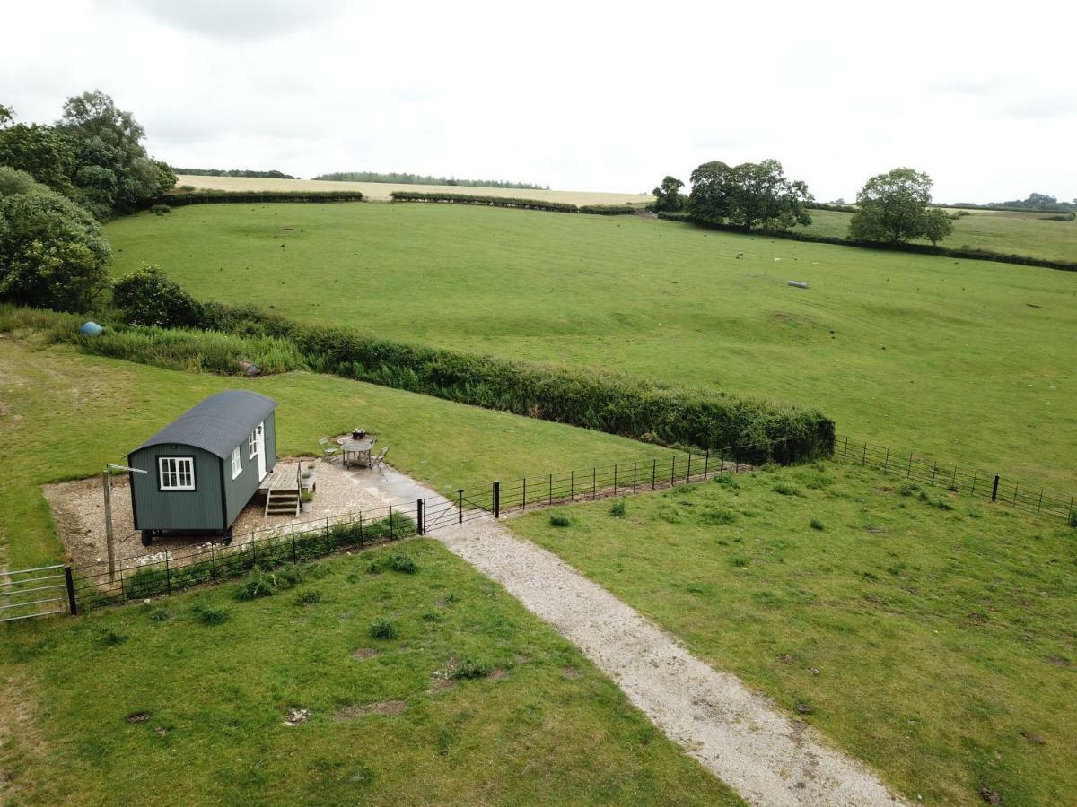 버킹엄 Weatherhead Farm Shepherds Hut 빌라 외부 사진