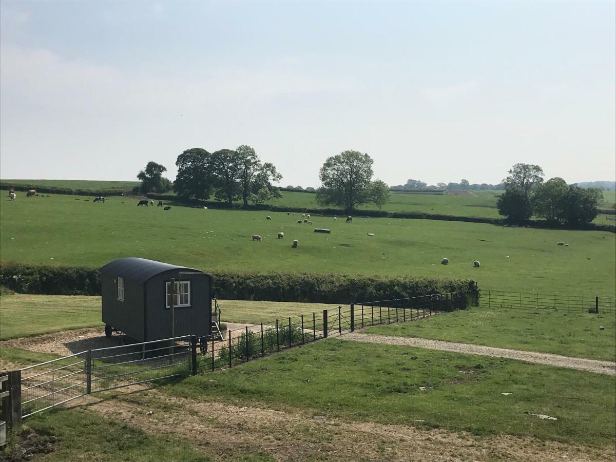 버킹엄 Weatherhead Farm Shepherds Hut 빌라 외부 사진